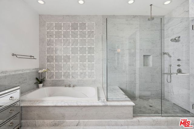 1600 Clear View Drive,  CA: https://media.crmls.org/mediaz/f94f7d4d-9c94-4b94-a9dc-7932eaad9839.jpg