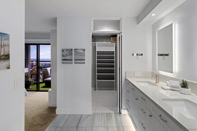 2399 Jefferson St, Carlsbad CA: https://media.crmls.org/mediaz/f95000ce-2b25-496d-a4bd-83e51d6fb736.jpg