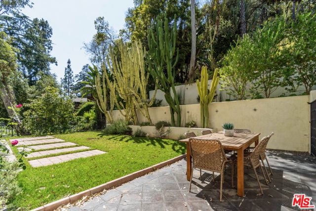 8171 Tianna Road, Los Angeles CA: https://media.crmls.org/mediaz/f9506996-a5ac-44e8-8d9e-f82adc7528df.jpg