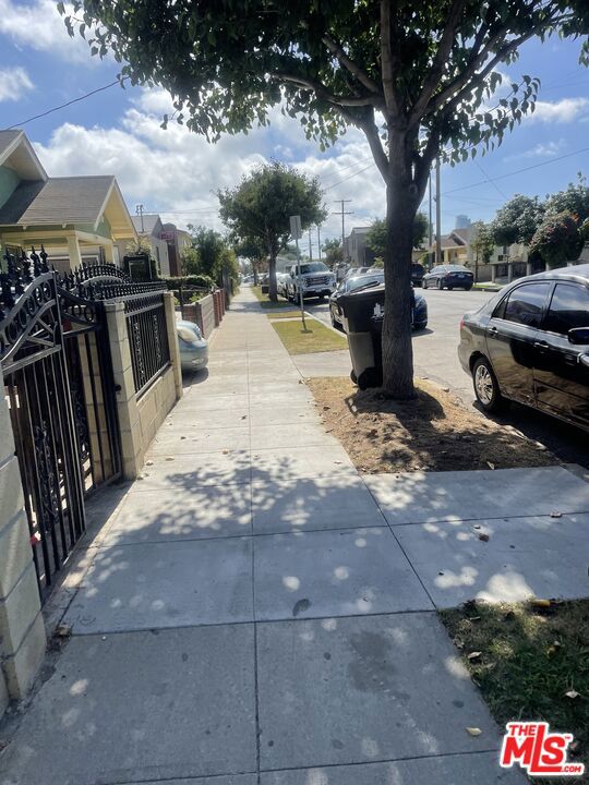 1068 Cerritos Avenue Long Beach, California 1068 Cerritos Avenue