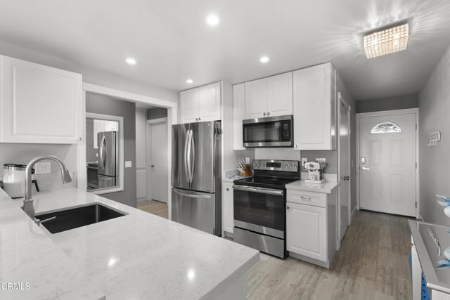 275 E Surfside Drive, Port Hueneme CA: https://media.crmls.org/mediaz/f9510515-6517-4b17-a678-bed8efede10e.jpg