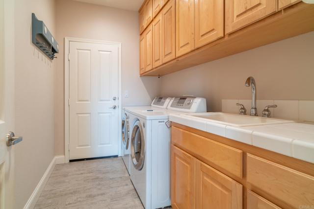 30646 Red Hawk Road, Valley Center CA: https://media.crmls.org/mediaz/f9512c21-6e9b-4d2b-9709-4ec637871b8e.jpg