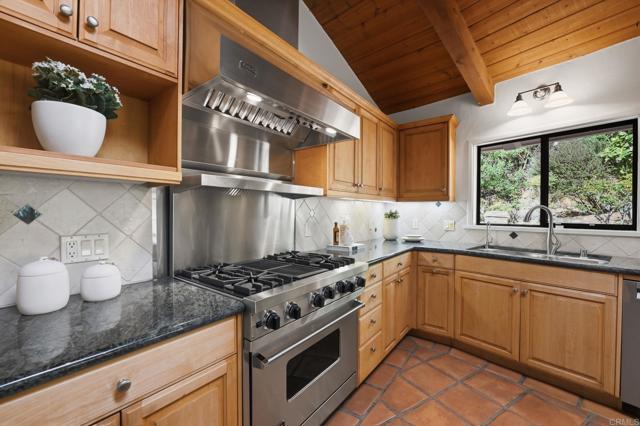 Image 31 of 75 For 3250 Venado Street