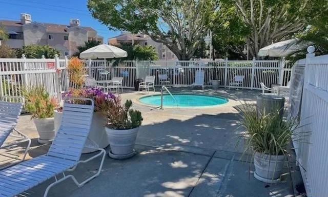 7087 Camino Revueltos #302, San Diego CA: https://media.crmls.org/mediaz/f951d726-3965-45d3-9292-89113b48182a.jpg