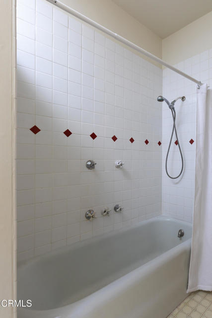 676 S Madison Avenue, Pasadena CA: https://media.crmls.org/mediaz/f9522a7a-1611-48ca-9b66-b7e5d7087573.jpg