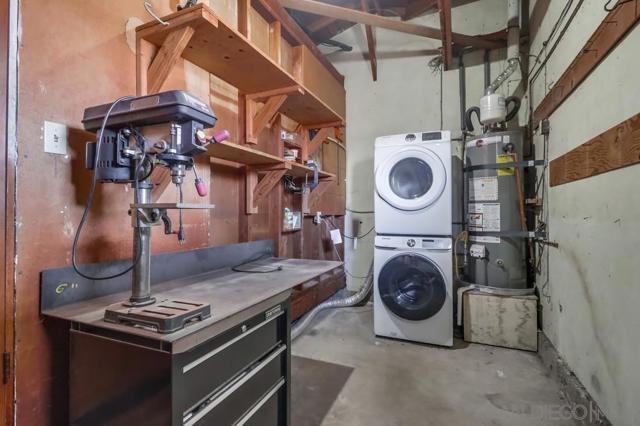 3518 Isla Vista Dr, San Diego CA: https://media.crmls.org/mediaz/f9529ebd-e783-4858-9d9f-7a8d8b573d93.jpg