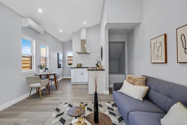 35 Arch Street, Redwood City CA: https://media.crmls.org/mediaz/f952b2b3-be15-4183-b9e6-eda5e8c618c8.jpg