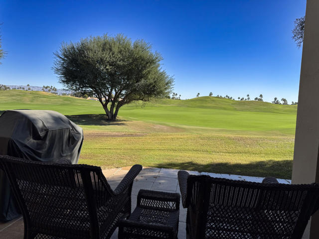 54974 Oaktree, La Quinta CA: https://media.crmls.org/mediaz/f952c049-baa3-4abf-8e67-b8ec6dcfffa6.jpg