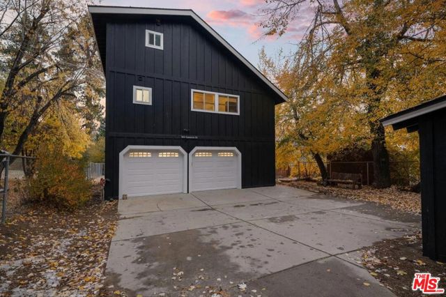 993 Cameron Drive, Big Bear CA: https://media.crmls.org/mediaz/f952cc60-7f3d-40b9-8b54-07340748b40c.jpg