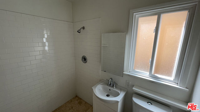 732 Washington Boulevard, Marina del Rey CA: https://media.crmls.org/mediaz/f9538ae2-89e2-4e90-9dae-04fab3c0fbba.jpg