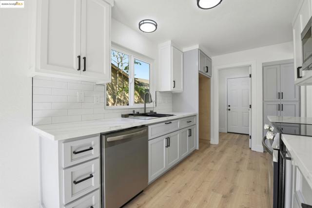 1486 Waverly Way, Pittsburg CA: https://media.crmls.org/mediaz/f9540c0b-cfe9-4821-8c96-e163a5a2af2d.jpg