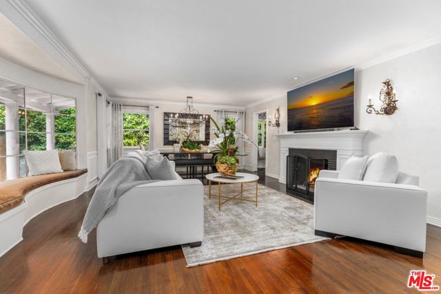 1622 Sunset Plaza Drive, Los Angeles CA: https://media.crmls.org/mediaz/f954429f-8f15-41f6-bcf4-1dc25ee4d10f.jpg