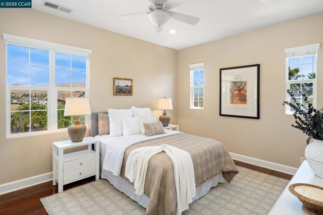 206 Glory Lily Ct, San Ramon CA: https://media.crmls.org/mediaz/f9557412-32d4-470d-b90e-0ad323dcee80.jpg