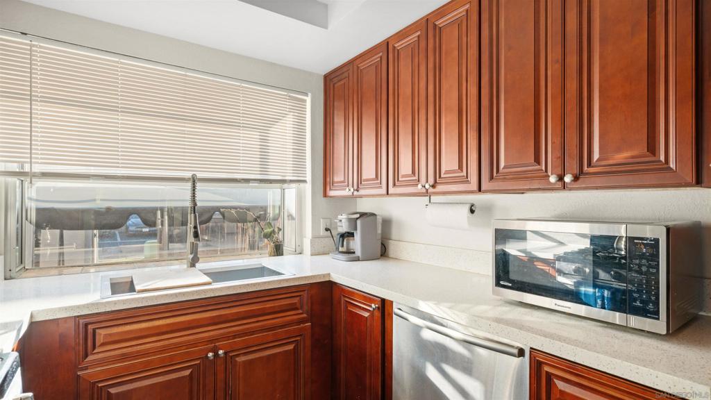 422 Devonshire Gln - photo 14