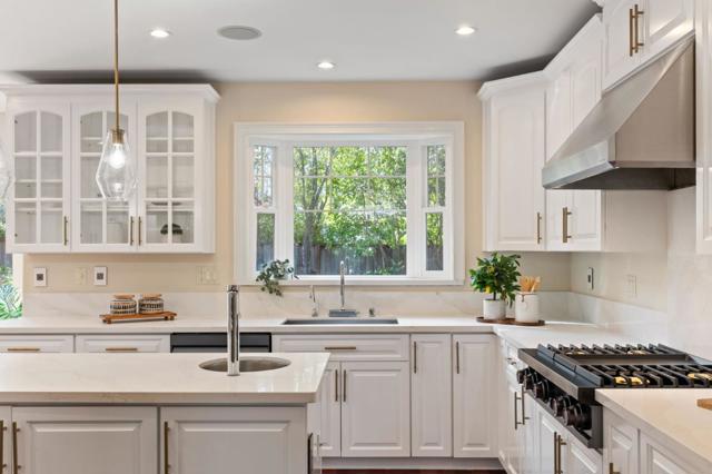 2124 Oakley Avenue, Menlo Park CA: https://media.crmls.org/mediaz/f955cfb7-f2b1-46a2-9aa7-e883498a5165.jpg