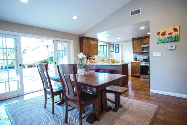 Detail Gallery Image 14 of 39 For 1781 El Monte Dr, Thousand Oaks,  CA 91362 - 4 Beds | 2 Baths