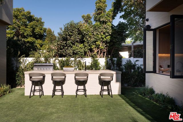 13221 Hesby Street, Sherman Oaks CA: https://media.crmls.org/mediaz/f955ffdb-7575-40c4-bd6e-2318be3a51cf.jpg