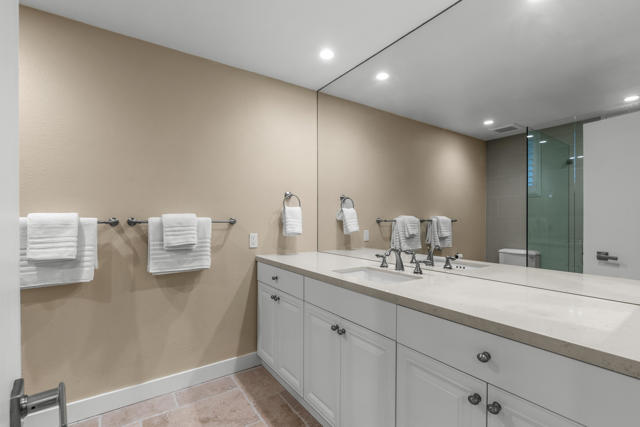 132 Columbia Drive, Rancho Mirage CA: https://media.crmls.org/mediaz/f9560d0b-5d56-459c-a14f-c37851fd4921.jpg