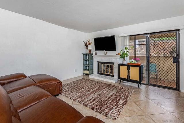 1146 Grape St, San Marcos CA: https://media.crmls.org/mediaz/f9562190-f5f7-442b-a64e-c344c8b5622a.jpg