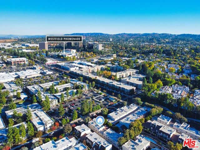 6213 Randi Avenue, Woodland Hills CA: https://media.crmls.org/mediaz/f956909e-2cd7-417c-93f8-e5c5965311e2.jpg