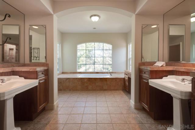 5199 Seagrove Place, San Diego CA: https://media.crmls.org/mediaz/f956b9d8-0745-4149-99ff-bcb13092f3d1.jpg