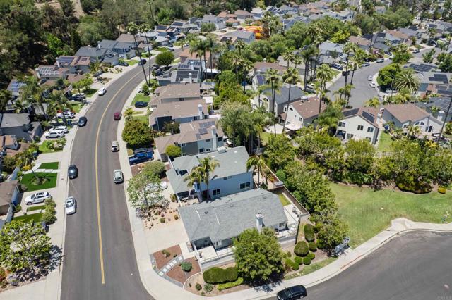 6848 Xana Way, Carlsbad CA: https://media.crmls.org/mediaz/f9570d35-4300-44f2-8c38-0c706ba3f742.jpg