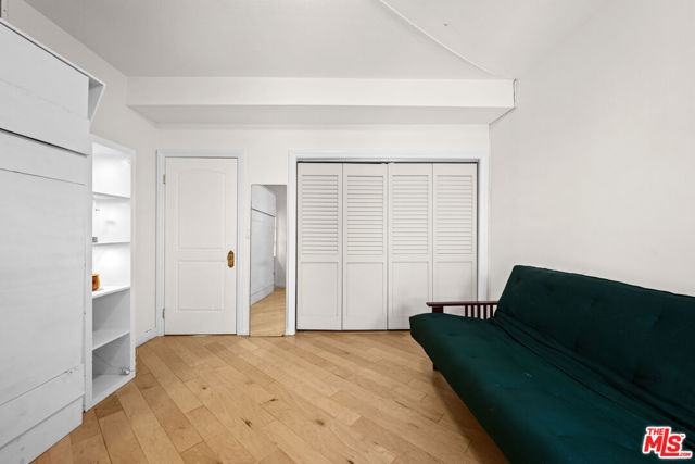 6220 Pacific Avenue, Playa del Rey CA: https://media.crmls.org/mediaz/f9573ba2-e013-4afd-a0d7-11f18352d272.jpg