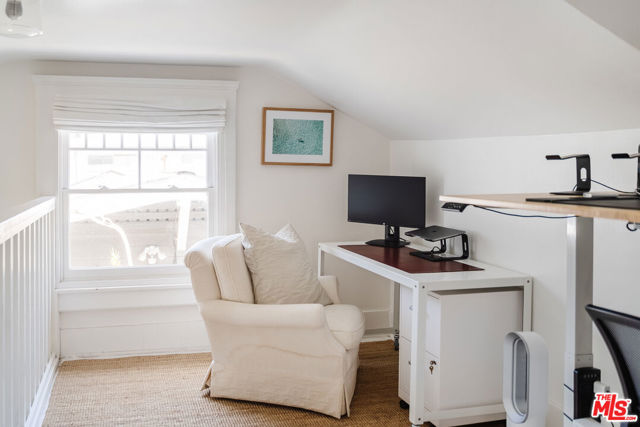 224 San Juan Avenue, Venice CA: https://media.crmls.org/mediaz/f95799e2-3bc4-401e-914a-2ae8e01e5398.jpg
