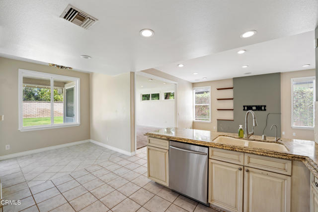 1365 La Culebra Circle, Camarillo CA: https://media.crmls.org/mediaz/f9579aee-99c9-4776-bad9-628a7e310a93.jpg