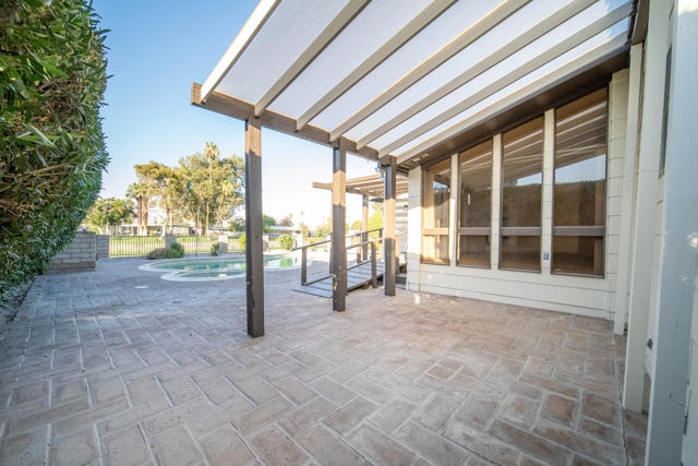 33440 Carlsbad Circle, Thousand Palms CA: https://media.crmls.org/mediaz/f9579b77-3d5f-40b2-a220-ca4d3389e70f.jpg