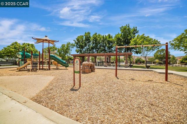 7840 Stoneleaf Drive, San Ramon CA: https://media.crmls.org/mediaz/f957c1c4-3d60-46c3-8e51-bd405020bbe1.jpg