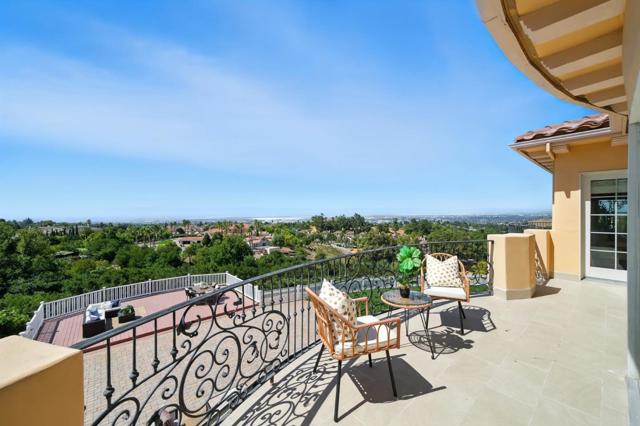 44989 Vista Del Sol, Fremont CA: https://media.crmls.org/mediaz/f957ed7d-2ad2-4612-949f-268760351c87.jpg