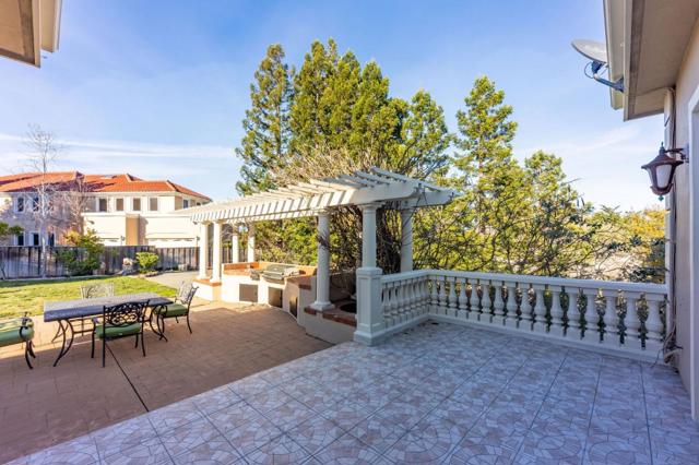 2496 Butternut Drive, Hillsborough CA: https://media.crmls.org/mediaz/f957eebc-8524-45b7-bfd1-816e10ba8bf3.jpg