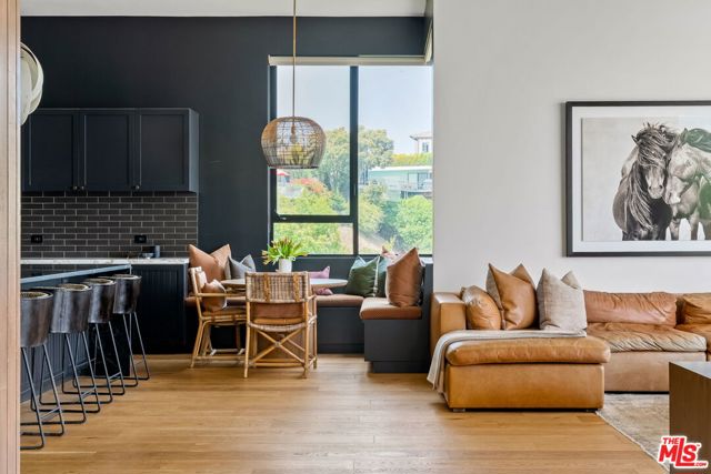 1030 Somera Road, Los Angeles CA: https://media.crmls.org/mediaz/f9585a4c-6c76-4921-80aa-920d3ab1d1ad.jpg