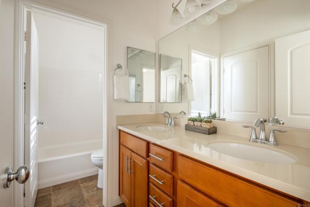 Detail Gallery Image 13 of 26 For 1247 Bellingham Dr, Oceanside,  CA 92057 - 4 Beds | 3 Baths