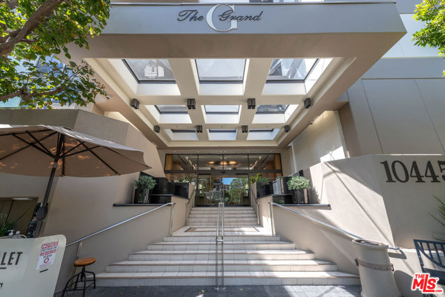 10445 Wilshire Boulevard, Los Angeles CA: https://media.crmls.org/mediaz/f958c3ba-e82d-4fd7-9c09-7b4474515b59.jpg