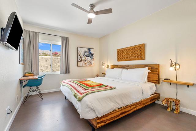 1862 N Nogales Way, Palm Springs CA: https://media.crmls.org/mediaz/f9590a3e-6a39-4f58-a050-923294530f72.jpg