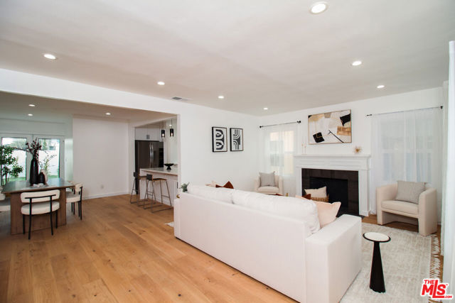 4068 Sutro Avenue photo 2