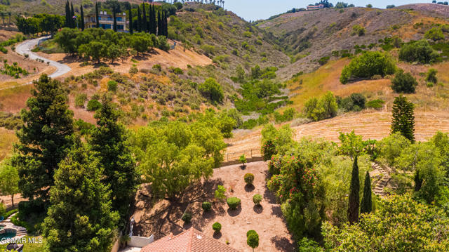 11554 Chestnut Ridge Street, Moorpark CA: https://media.crmls.org/mediaz/f95a4ade-49e0-42df-8c7f-a6055d13b21a.jpg