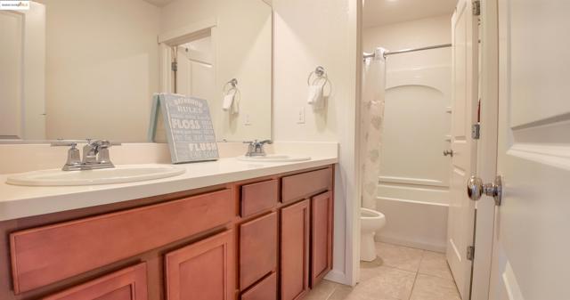 5305 Mcdowell Valley Ln, Antioch CA: https://media.crmls.org/mediaz/f95a52ff-3494-4a0a-b4fb-703ab466a83b.jpg