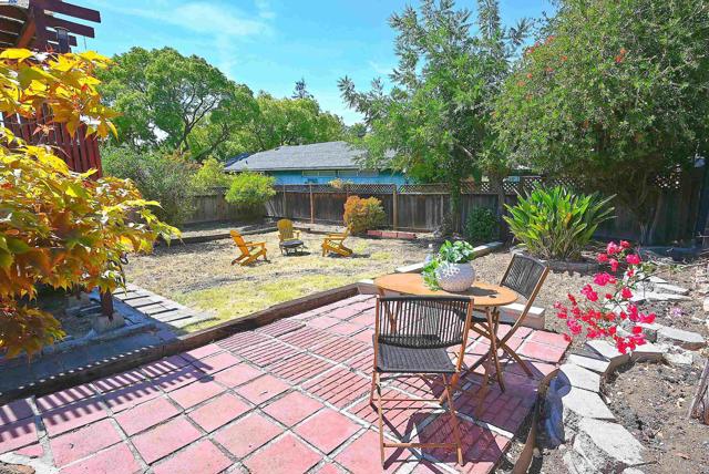 2081 Strang Ave, San Leandro CA: https://media.crmls.org/mediaz/f95ab151-38b2-44a2-a1fc-82c781c36a41.jpg