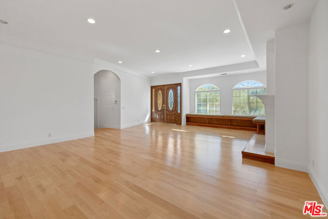 7412 Denrock Avenue, Los Angeles CA: https://media.crmls.org/mediaz/f95b9124-49aa-4e73-8369-adadc5e00ee1.jpg