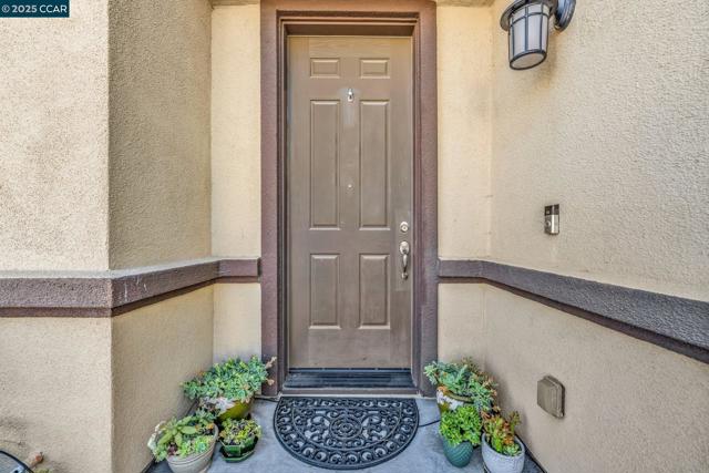 150 Rancho Bernado Ct, Pittsburg CA: https://media.crmls.org/mediaz/f95c8065-a1b7-449a-8db6-f8993fe52dc6.jpg