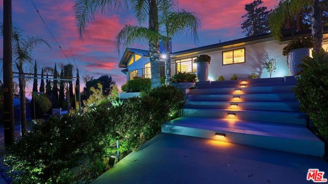 3001 Cloudcrest Road, La Crescenta CA: https://media.crmls.org/mediaz/f95d4951-61e8-44ef-bfba-bf2aaf277047.jpg