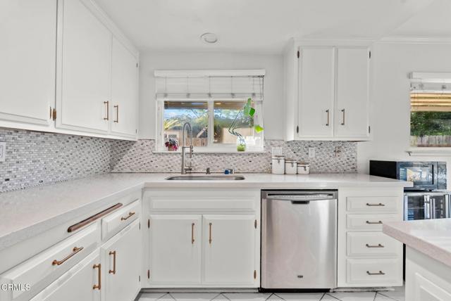 Detail Gallery Image 10 of 28 For 3685 Corby Ave, Camarillo,  CA 93010 - 3 Beds | 2 Baths