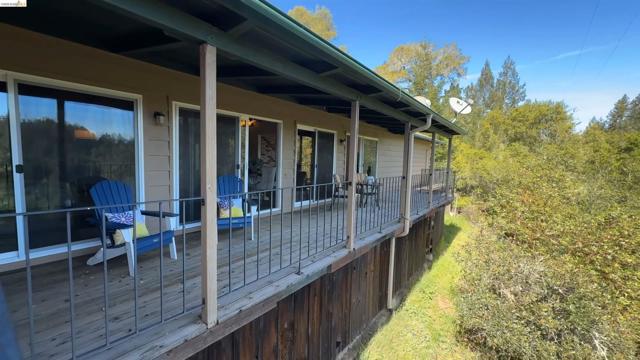 5051 Harrison Grade Rd, Sebastopol CA: https://media.crmls.org/mediaz/f95e40a9-3952-4409-b785-af0afa1961b7.jpg