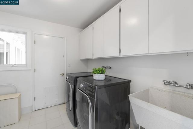 120 Heritage Oaks Pl, Alamo CA: https://media.crmls.org/mediaz/f95e765e-cd8c-4bd5-8780-0ef38ecf4af7.jpg