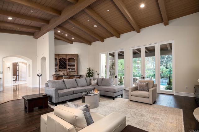 Detail Gallery Image 15 of 42 For 6627 Calle Ponte Bella, Rancho Santa Fe,  CA 92091 - 5 Beds | 6/1 Baths