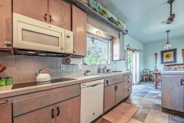 4355 Opal Cliff Drive, Santa Cruz CA: https://media.crmls.org/mediaz/f95ff9ac-a82f-420c-8a0a-52cce175c762.jpg