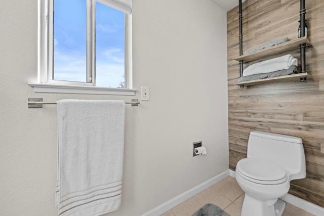 441 Tierra Del Sol, Hollister CA: https://media.crmls.org/mediaz/f960133c-4d69-4cc4-8b1c-cb659d866879.jpg